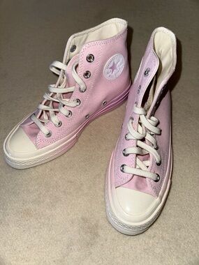 Never worn Converse Pink High-Top Canvas Sneakers Pastel Gradient U.S. 6